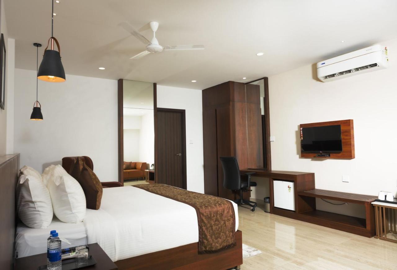 The Runway Hotel Kochi ภายนอก รูปภาพ